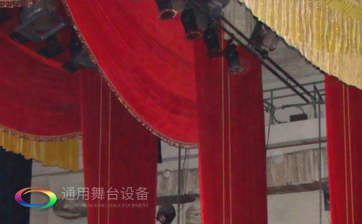 提升舞臺美感設計、增強舞臺透視！寬幅平紋細布橫側(cè)阻燃幕布