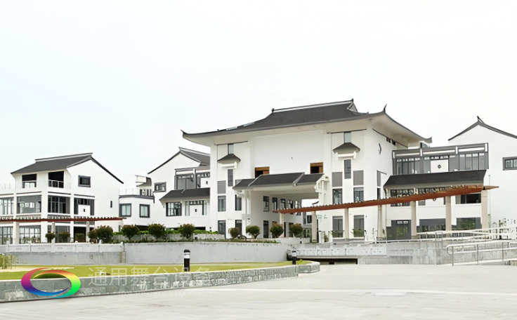 戴南文化藝術(shù)中心禮堂舞臺(tái)設(shè)備、舞臺(tái)阻燃幕布全面升級(jí) 賦能多元藝術(shù)呈現(xiàn)